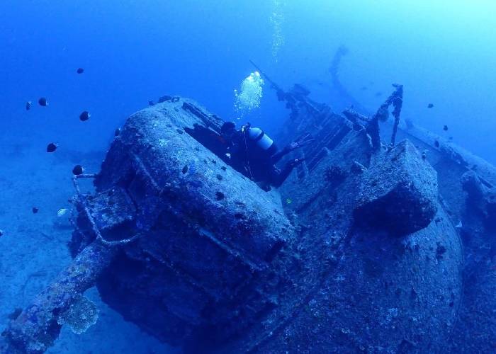 USS Emmons (Kouri Island)